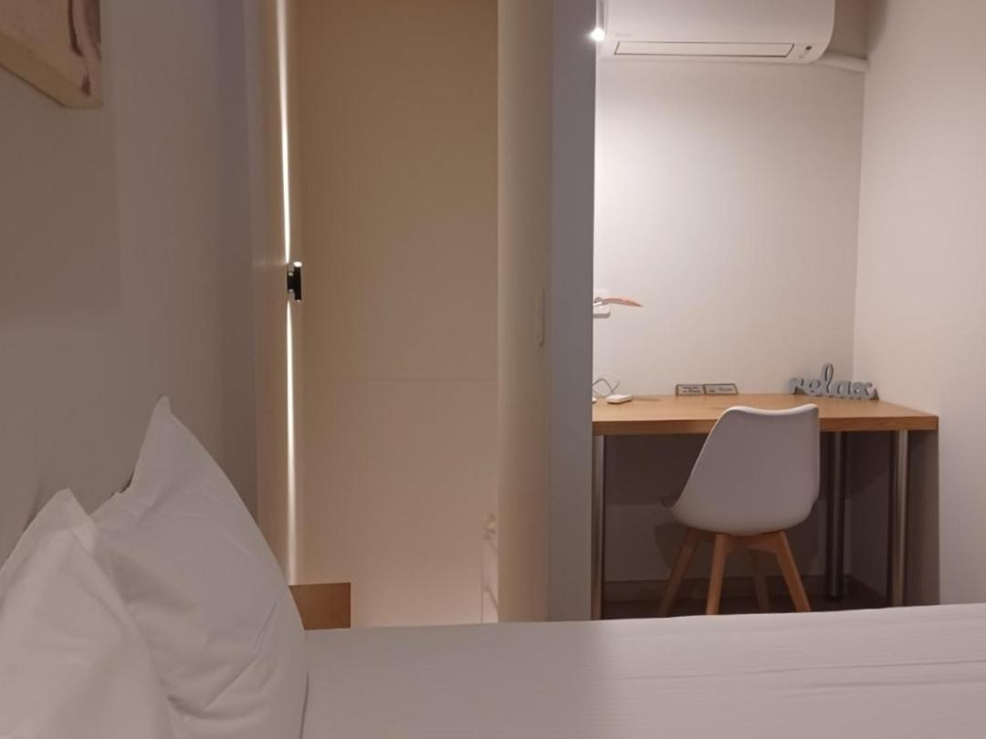 Stylish Studio Apartment - 8F House Kalamata Bagian luar foto