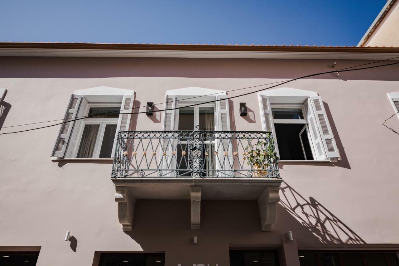 Stylish Studio Apartment - 8F House Kalamata Bagian luar foto